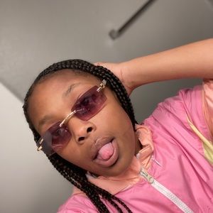 Meet your Posher, Charmane